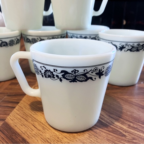 Pyrex corningware old town blue milk glass mug set of 6 mugs navy blue white 70s - Picture 5 of 8